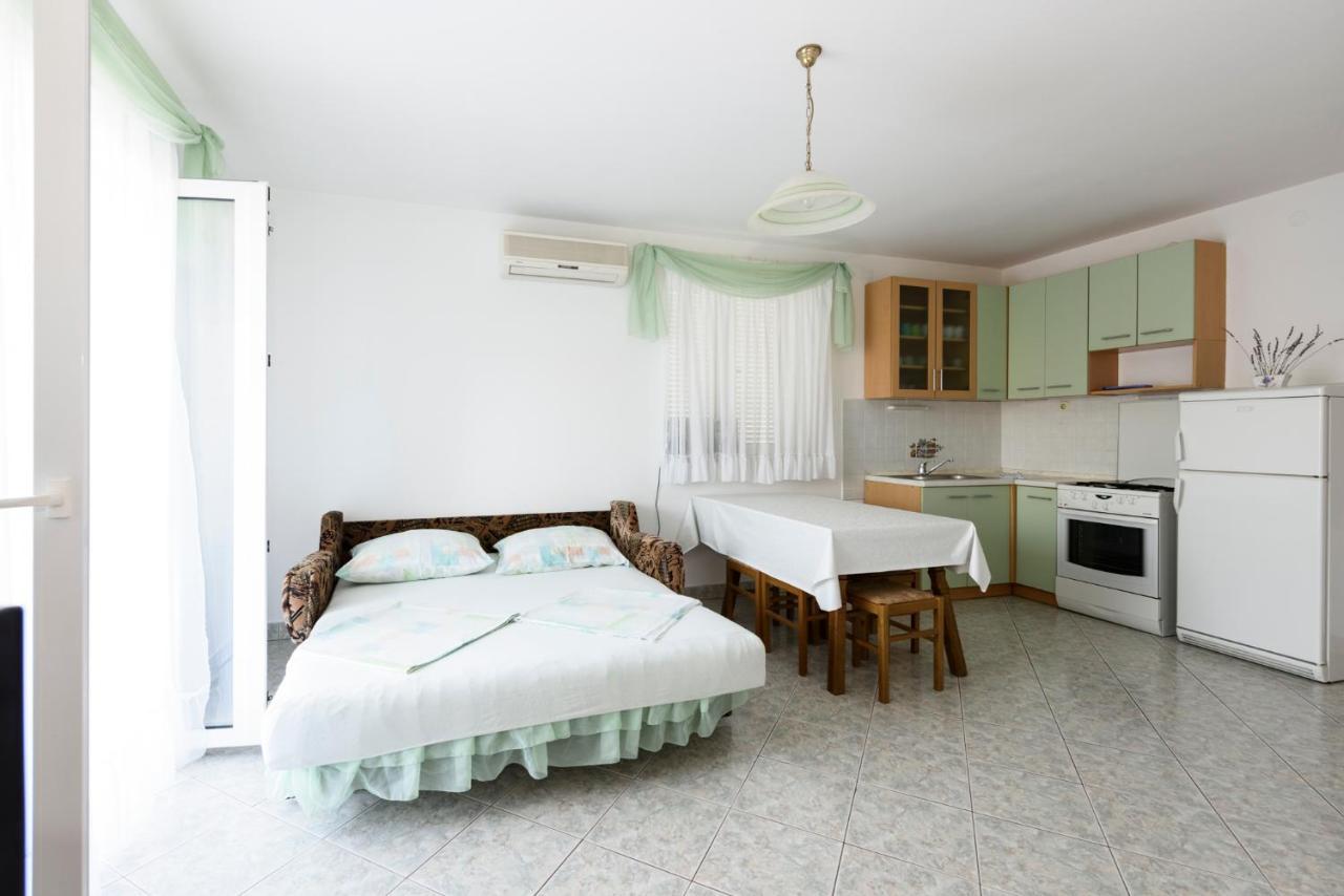 Apartments Golubic Sveti Petar  Extérieur photo
